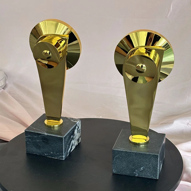 - MC ART AWARDS The Beatz Awards Trophy3