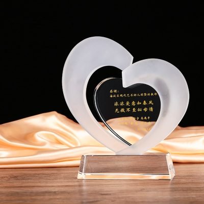 Heart trophy 01