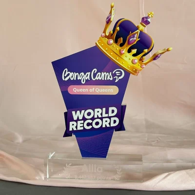 Queen's Crown Crystal Award2