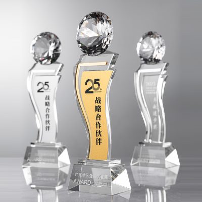 White crystal trophy 02