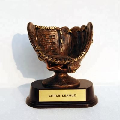 baseball mitt trophy 7-1