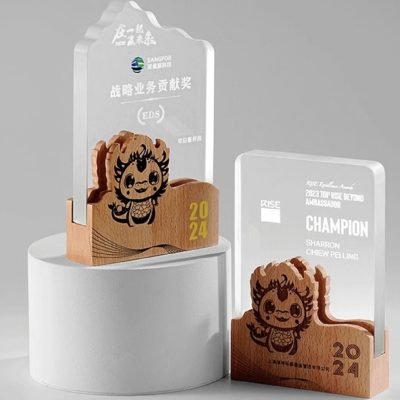 Crystal trophy with wooden base 195
