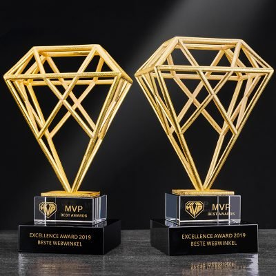 golden trophies​-03